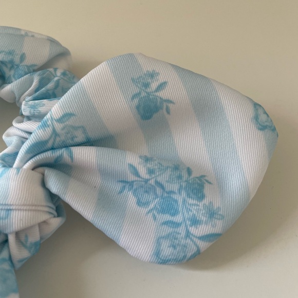 Stoney Clover Lane Scrunchie - Picture 3 of 4